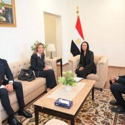 وزير التربية المهندس سيد جلال الطبطبائي يهنئ الدكتور عبدالله الطريجي باستضافة مؤتمر الصداقة العالمي للرواد والرائدات في أكتوبر 2027م