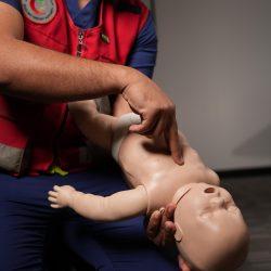 نيابة عن خادم الحرمين الشريفين الأمير سعود بن مشعل يغسل الكعبة المشرفة