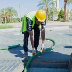 أمير تبوك يستقبل وزير الموارد البشرية والتنمية الاجتماعية