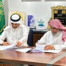 الشؤون الدينية توضح: “إجابة السائلين” بـ 11 لغة عبر الهواتف المجانية لخدمة المعتمرين والزائرين