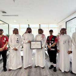 أمير تبوك يستقبل مدير فرع هيئة الأمر بالمعروف والنهي عن المنكر بالمنطقة