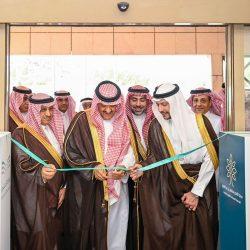 فيما يخطط لاستكشاف جميع مناطق المملكة سيراً على الأقدام : ابن بطوطة السعودية بخيت المالكي سبعيني يتحدى الجبال والصحاري ويصعد (6 ) قمم عالمية