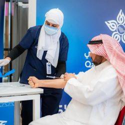 أمير المنطقة الشرقية يعزّي الشيخ عبدالرحمن الدوسري في وفاة شقيقه