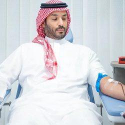 نائب أمير مكة المكرمة يؤدي صلاة الميت على والدة الأمير فهد بن مقرن بن عبدالعزيز