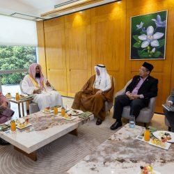 حرس الحدود بمنطقة مكة ينقذ مقيمين من الجنسية المصرية تعطلت واسطتهما البحرية في عرض البحر