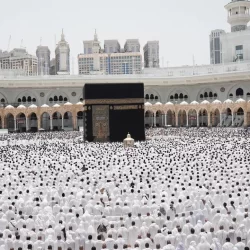 قائمة المرشحين لجائزة (الكرة الذهبية) 2025