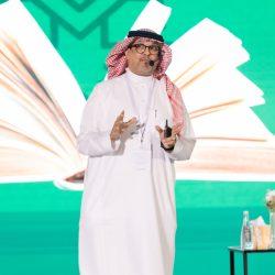 محمد توفيق يدشن “سطور مضيئة معهم” في “كتاب المدينة”