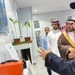 محافظ بدر‬⁩ – يسلم شهادات المشاركين