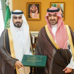 أمين منطقة تبوك يلتقي رجال وسيدات الأعمال في غرفة جدة