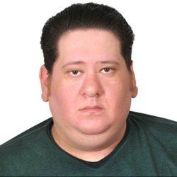 لماذا يعتبر النقاد أغنية “يا عيون عيوني” نقلة نوعية في مسيرة المطرب العراقي العربي أمين سلطان؟