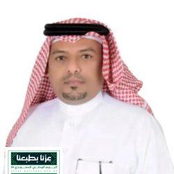 مبنى إمارة منطقة تبوك يتوشح باللون الأخضر احتفالاً باليوم الوطني للمملكة