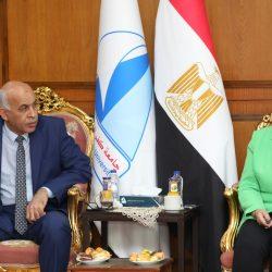 نيابة عن فخامة السيد رئيس الجمهورية رئيس الوزراء المصري يُغادر إلى نيويورك