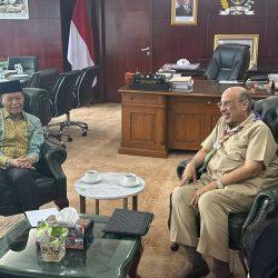 وزير الخارجية المصري ينقل رسالة تضامن ودعم من فخامة الرئيس الي أخيه سمو الشيخ تميم بن حمد آل ثاني امير دولة قطر الشقيقة