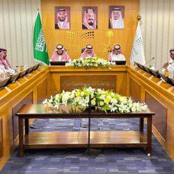 ما الفرق بين تناول الدواء قبل الطعام أو بعده؟ الطبيب قانديه يجيب