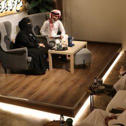 نصيحة في زمن المشاهير.. بين صدق الكلمة وحكمة التوقيت