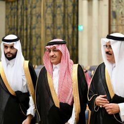 محافظ الأحساء يكرّم مواطنًا تبرع بإحدى كليتيه لوالده