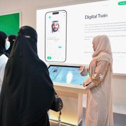 دوريات الأفواج الأمنية بمنطقة جازان تقبض على مخالف لنظام أمن الحدود لتهريبه 6 كلجم من القات المخدر