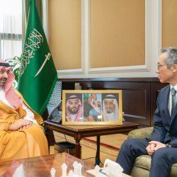 رجال أعمال في ضيافة الدكتور يحيى اليوسف بالرياض