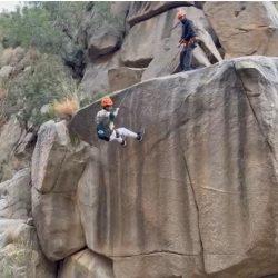 النفيعي يشهد درس تطبيقي عن بعد في مادة الكيمياء ويشيد بالجهود المبذولة