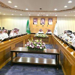 د. الشيخ : النوم بسماعات البلوتوث في الأذن خطر يهدد “السمع”