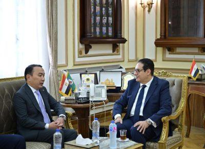 جامعة القاهرة يستقبل سفير كازاخستان لبحث تعزيز التعاون الأكاديمي والبحثي المشترك