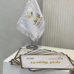 عميد الكلية التقنية بالمهد – يستقبل السيد ليو والأستاذ –  قعدان بن درويش