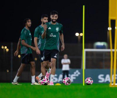 المنتخب السعودي يُدشن تدريباته في معسكر جدة استعدادًا للقاء ساحل العاج