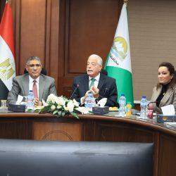 رئيس جامعة كفر الشيخ بجمهورية مصر العربية يشارك في اجتماع المجلس الأعلى للجامعات بجامعة بورسعيد