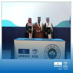 تعلن وزارة الشؤون الإسلامية إصدار قرارات تحسين الفئات الوظيفية لـ 3808 من منسوبي المساجد العاملين بنظام المكافآت بعموم مناطق المملكة