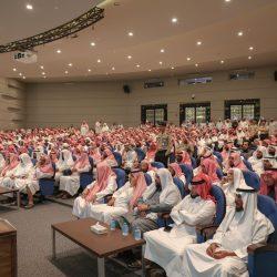 أمير تبوك يسلم 448 وحدة سكنية دعما للأسر المستفيدة من برنامج الإسكان التنموي.