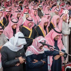 أمير تبوك يواسي في وفاة الشيخ أحمد الخريصي