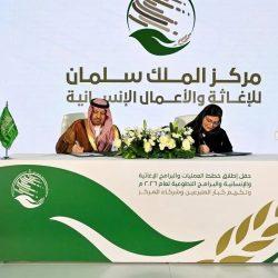 أمير القصيم يطمئن على حالة طفلة سودانية تعرضت لحادث مروري مع أفراد أسرتها