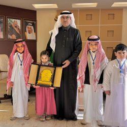 الأمير سعود بن مشعل يستعرض أهداف مشروع إسكان البيضاء التنموي