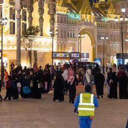 ليصل مجموع البرامج الدعوية في موسم العمرة خلال العام قرابة الـ 29 مليون خدمة إرشادية وتوعوية وزير الشؤون الإسلامية يدشّن المرحلة الثانية من برنامج توعية المعتمرين لموسم 1447هـ