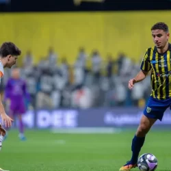 سمو وزير الداخلية يؤدي صلاة الميت على معالي الفريق أول سعيد بن عبدالله القحطاني