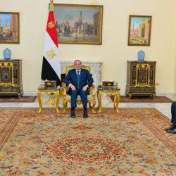 رئيس جامعة كفر الشيخ بجمهورية مصر العربية يعقد اجتماعًا موسعًا مع مركز الاستشارات الهندسية لتعزيز دور الجامعة في خدمة المجتمع