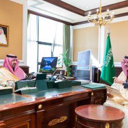 ناقش الاجتماع إعادة تأهيل وترميم المساجد والجوامع وتنفيذ برامج دعوية داخل المدن الصناعية وزير الشؤون الإسلامية يجتمع مع الرئيس التنفيذي للهيئة السعودية للمدن الصناعية