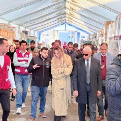 خلية عمل إنساني .. متطوعو الهلال الأحمر المصري يقضون ليلة رأس السنة على معابر فلسطين والسودان ويؤمّنون الاحتفالات طبيًا
