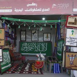 جناح متحف بلغازي التراثي يجذب الزوار بمقتنياته النادرة في معرض عسل جازان 2026