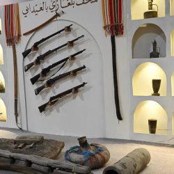 ألوان العالم تلتقي.. البشت الحساوي يجذب زوارًا دوليين في قلب الأحساء