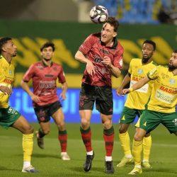 التعادل الإيجابي يحسم مواجهة التعاون والهلال في الجولة المؤجلة من دوري المحترفين السعودي