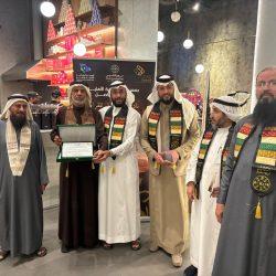 خادم الحرمين الشريفين يعزّي أمير دولة الكويت في وفاة الشيخ سلمان حمود السلمان الحمود الصباح