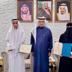 الغامدي يزور ابتدائية التحفيظ الأولى ويطلع على مبادراتها وبرامج يوم التأسيس