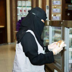 جمعية فهد بن سلطان الخيرية توزع السلال الغذائية الرمضانية