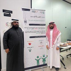 المواقف بل مدرسة حياة تنمو فيها القيم قبل الأعمار