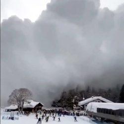 ولي عهد البحرين يبحث مع رئيس وزراء بريطانيا تعزيز التعاون المشترك