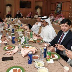 وزير الخارجية المصري يبحث هاتفياً مع نظيره الكويتي جهود خفض التصعيد ويؤكد التضامن المطلق مع الكويت الشقيقة