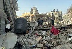 بورصة مصر تغلق على تباين