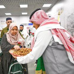 الأمين العام لمجلس التعاون يلتقي وزير الدولة للشؤون الأوروبية والدفاع في إيرلندا