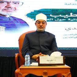 السفير المصرى لدى الكويت يستقبل والد الطالب المصري المتميز